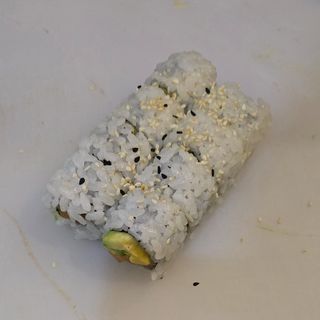 124 Avocado hosomaki
