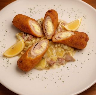 Karađorđeva sa zlatiborskom garniturom