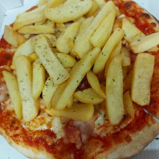 21 Pizza Con Papas Fritas (33Cm.)
