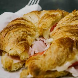 Croissant Jamón Cocido Y Queso