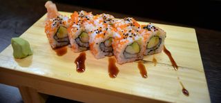 California Roll Tobiko