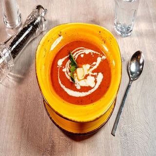 Supă cremă de roșii cu crutoane