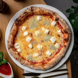Pizza Quattro Formaggi
