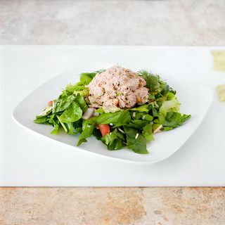 Зелена салата с риба тон (400г)