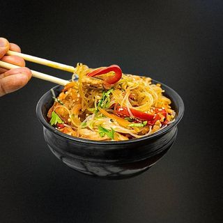 ЛОКШИНА ФУНЧОЗА (рисова) З ТЕЛЯТИНОЮ