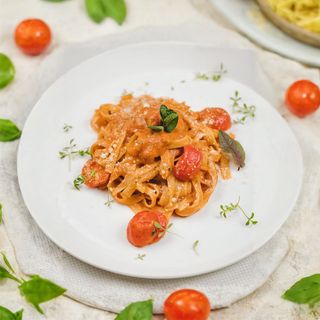 Pašta Pomodoro e Basilico pašta