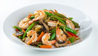 61.Creveti cu legume