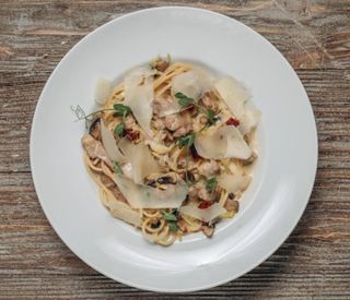 Спагетті з куркою та сиром Горгонзолла (310г)