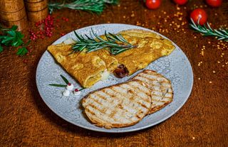 Chessy Omlette with Crispy Bacon 300 g