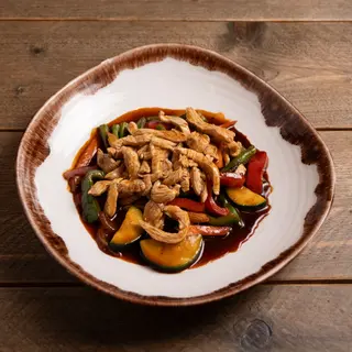 Salteado Kapraw De Pollo