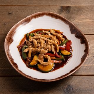 Salteado Kapraw De Pollo