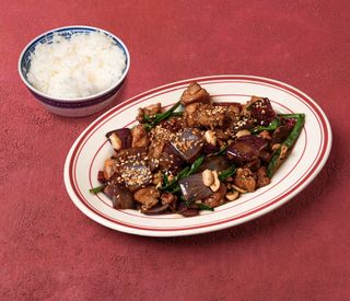 Курица гунбао, рис на пару