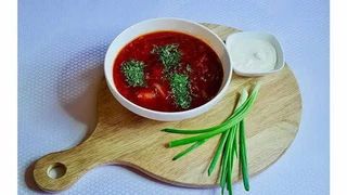 Борщ сибирский с фасолью и шкварками 