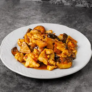 Pollo Con Bambú Y Setas Chinas