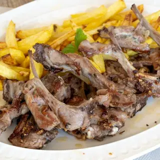 12 Chuletas De Cordero Lechal "RIAZA-Segovia-", Ensalada Y Patatas
