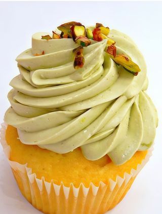Deliziosi cupcake di pan di Spagna al pistacchio