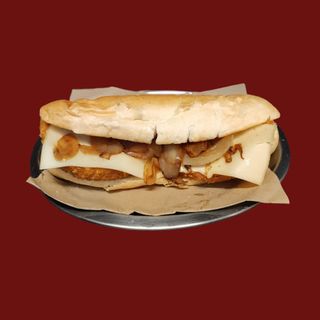 Bocadillo De Pollo Crujiente queso y cebolla