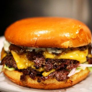 Dublu Hot Cheeseburger