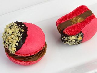 Тістечко Макарун Снікерс (1g)