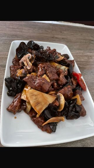 Vita cu ciuperci si bambus