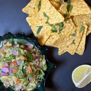 Homemade Guacamole & Totopos