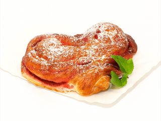 Плюшка Вишня (165g)