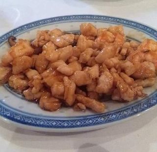 40 Pollo con gamberi e funghi