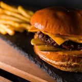 Чийз Бургер (450 гр.)