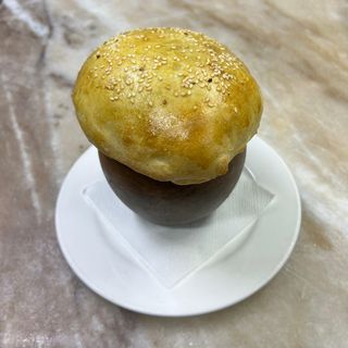 Телятина в горшочке в сметанном соусе