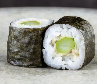 Hosomaki de pepino (8 pzs.)