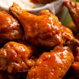 Buffalo Wings Hot (12 pieces)