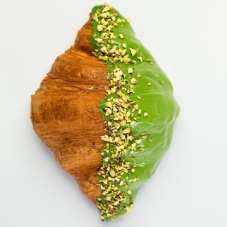 Круасан із фісташкою