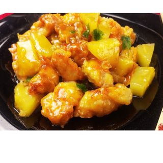 Wok de pollo con piña