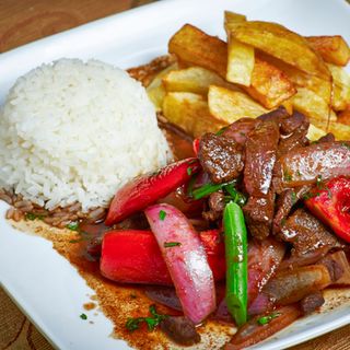 Lomito Saltado (Especificar Perú O Ecuador)