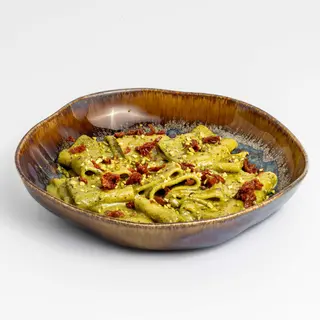 Paccheri u umaku od pistacija sa sušenim rajčicama