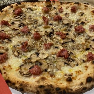 Funghi e salsiccia