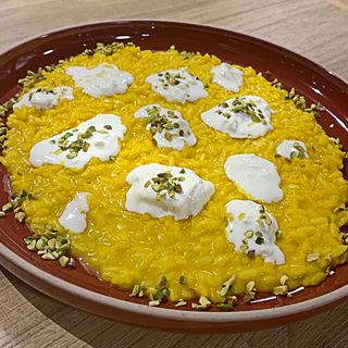 RISOTTO ZAFFERANO, STRACCIATELLA E GRANELLA DI PISTACCHIO