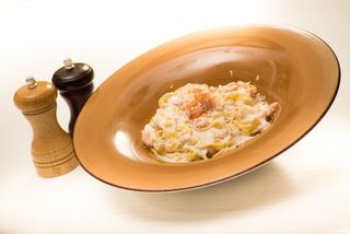 Linguini cu somon fume