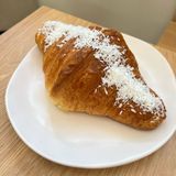 Круассан кокосовый