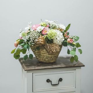 Capazo flores temporada