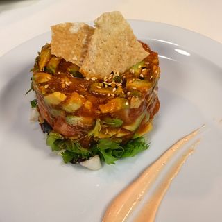 C6. Tartar De Salmón Picante
