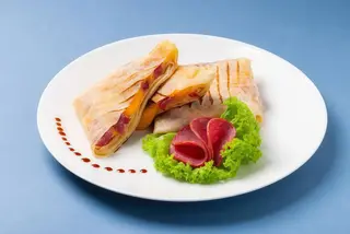 Naleśniki z salami i serem 2 szt.