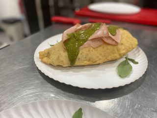 Pizza Fritta Sale E Pepe (Mediana)