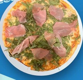 Pizza De Jamón Serrano