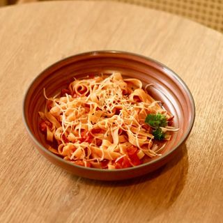 Феттуччине в томатном соусе