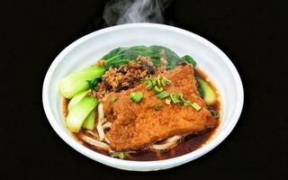 02 - Ramen a mano in brodo con costina
