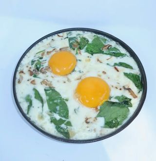 Shakshuka din smintina dulce cu ciuperci