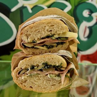 САНДВИЧ СЪС СВИНСКА ПОРКЕТА