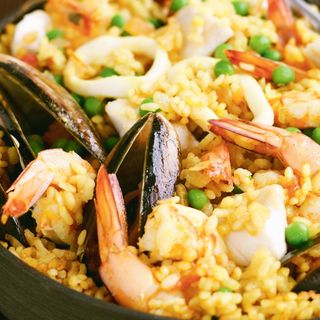 PAELLA CU FRUCTE DE MARE