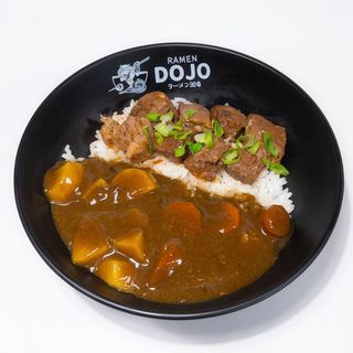 Curry con carne de res